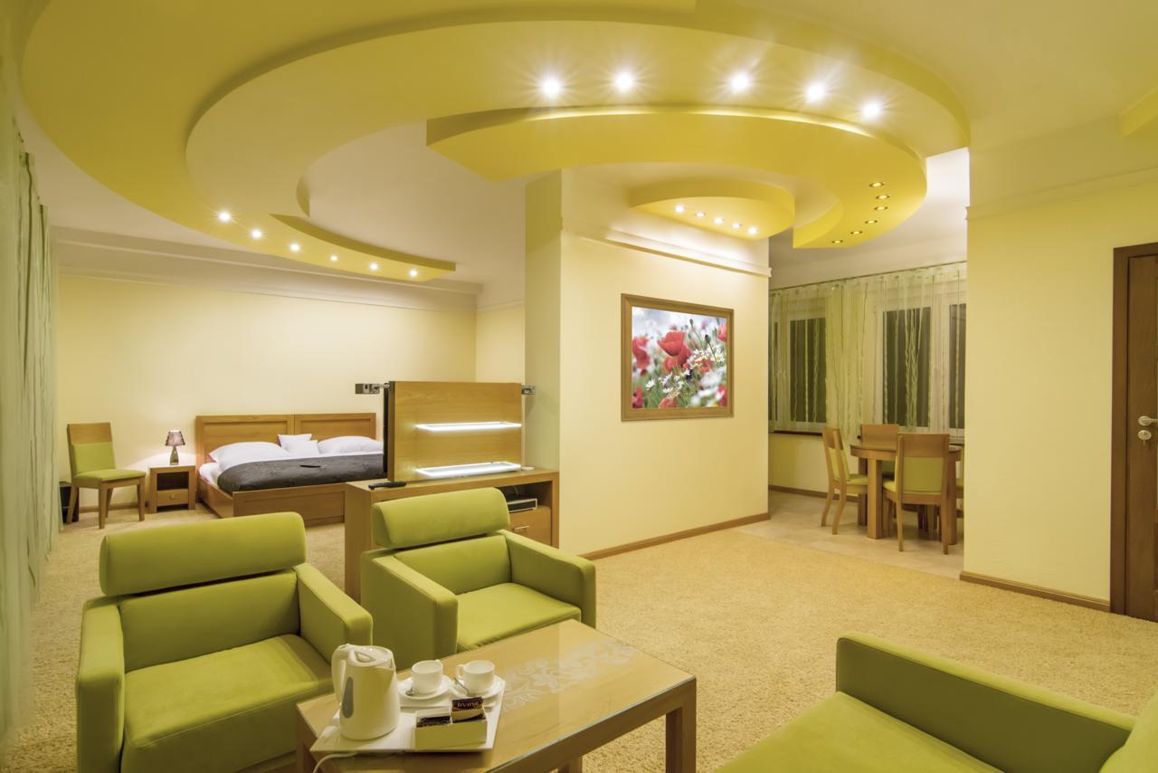 Hotel Pory Roku Czysteblota Ngoại thất bức ảnh