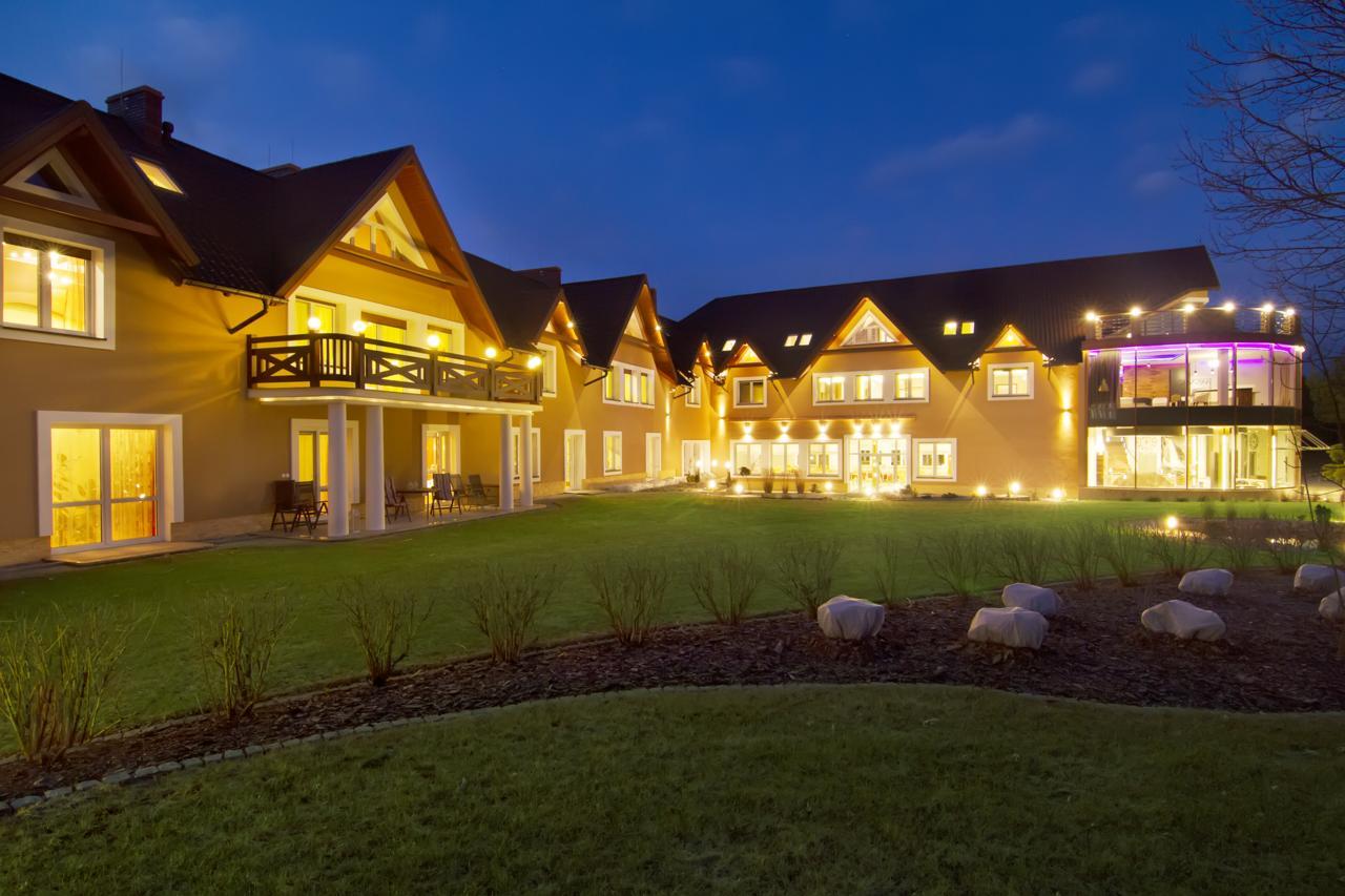 Hotel Pory Roku Czysteblota Ngoại thất bức ảnh
