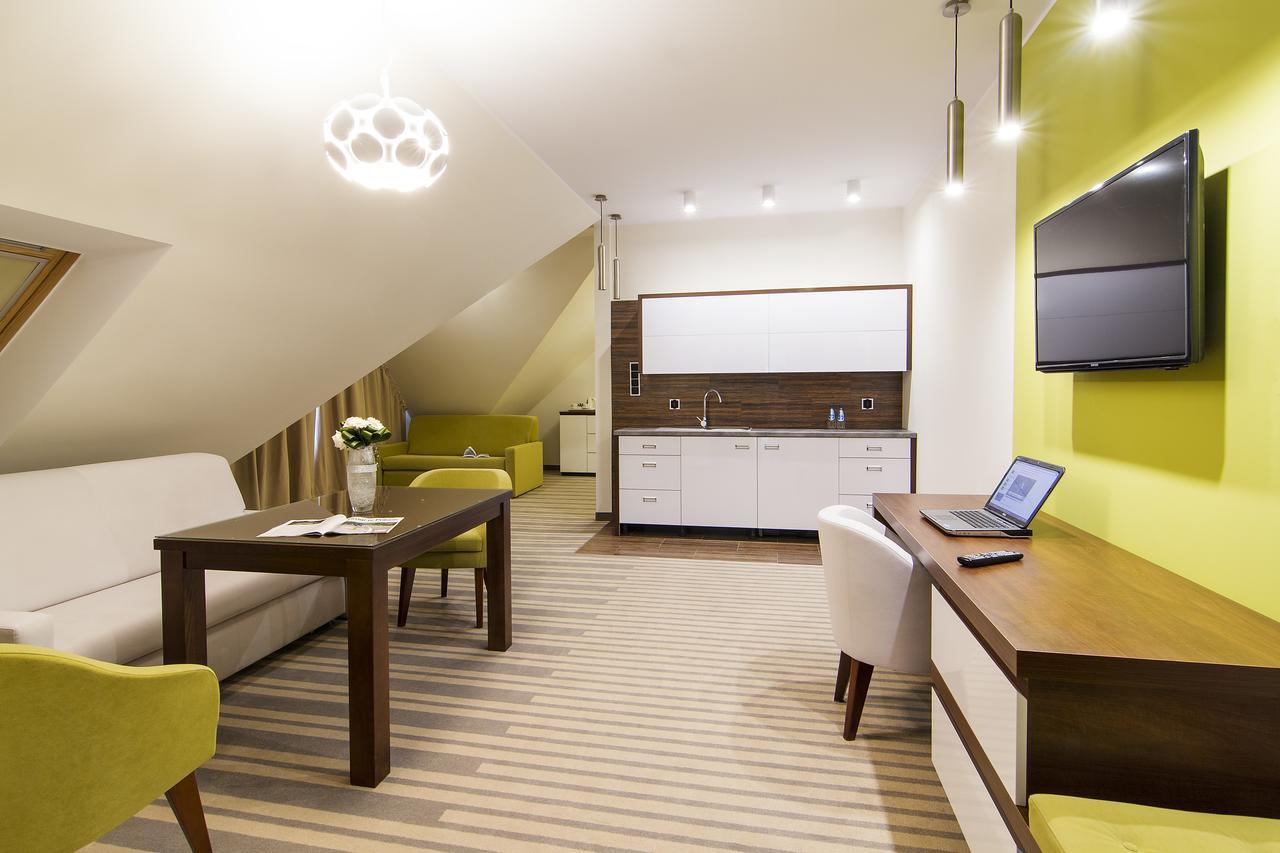 Hotel Pory Roku Czysteblota Ngoại thất bức ảnh