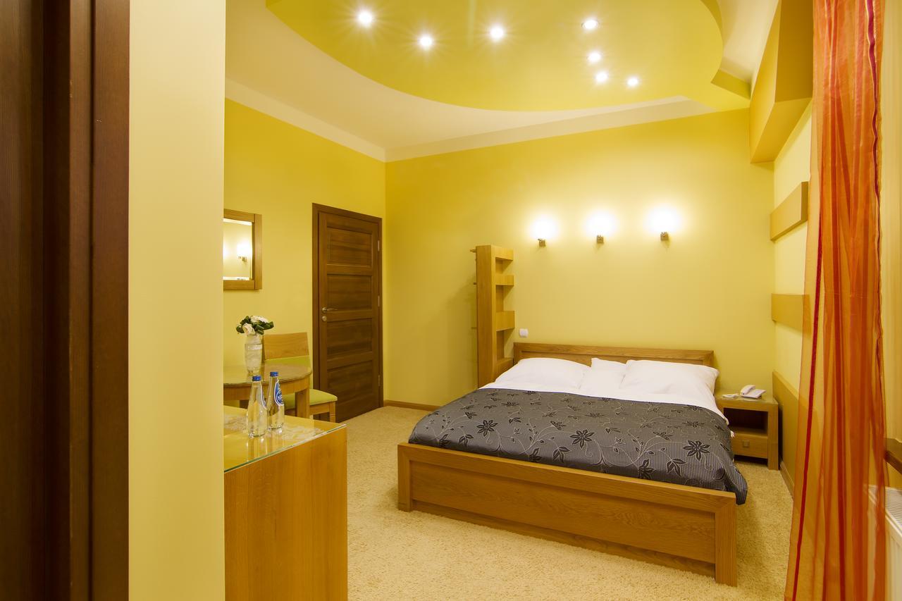 Hotel Pory Roku Czysteblota Ngoại thất bức ảnh