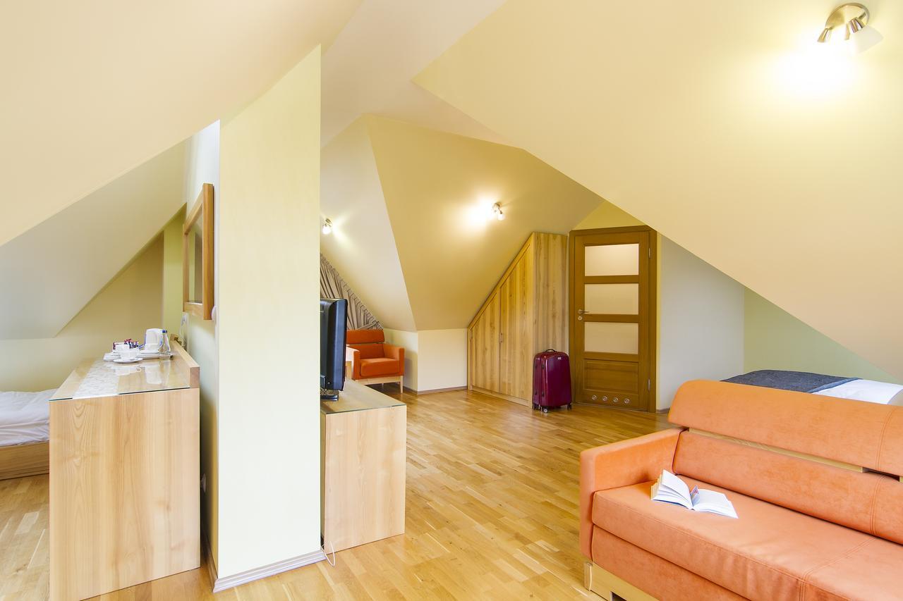 Hotel Pory Roku Czysteblota Ngoại thất bức ảnh