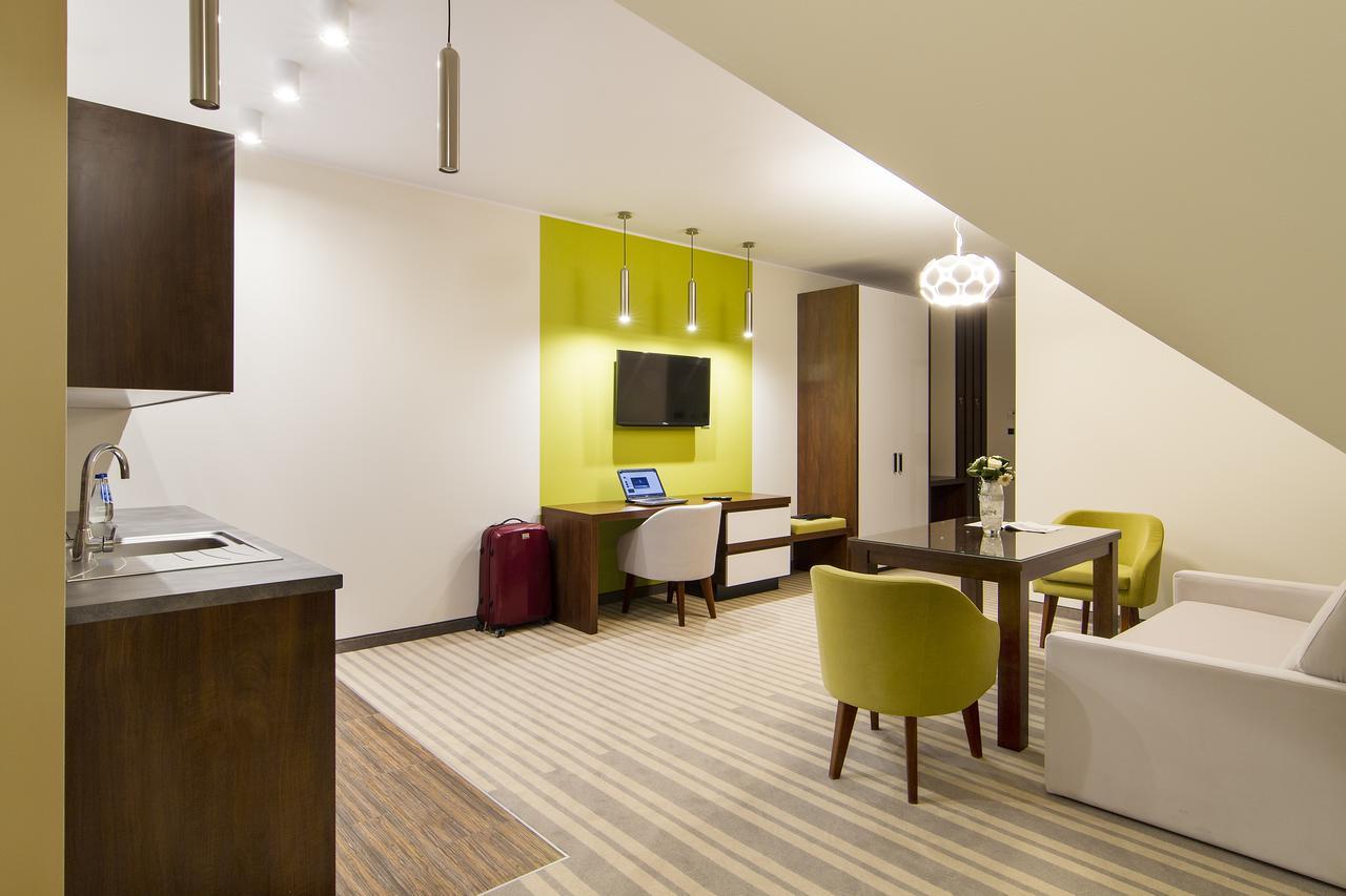 Hotel Pory Roku Czysteblota Ngoại thất bức ảnh